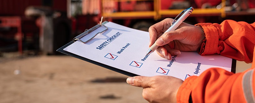 controles de peligros en ISO 45001